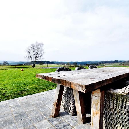Tranquil Holiday Home In Mont With Bubble Bath المظهر الخارجي الصورة