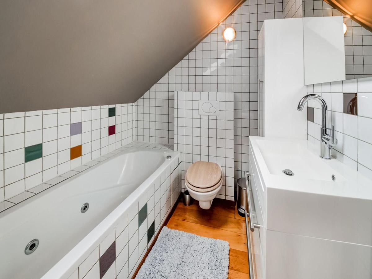 Tranquil Holiday Home In Mont With Bubble Bath المظهر الخارجي الصورة
