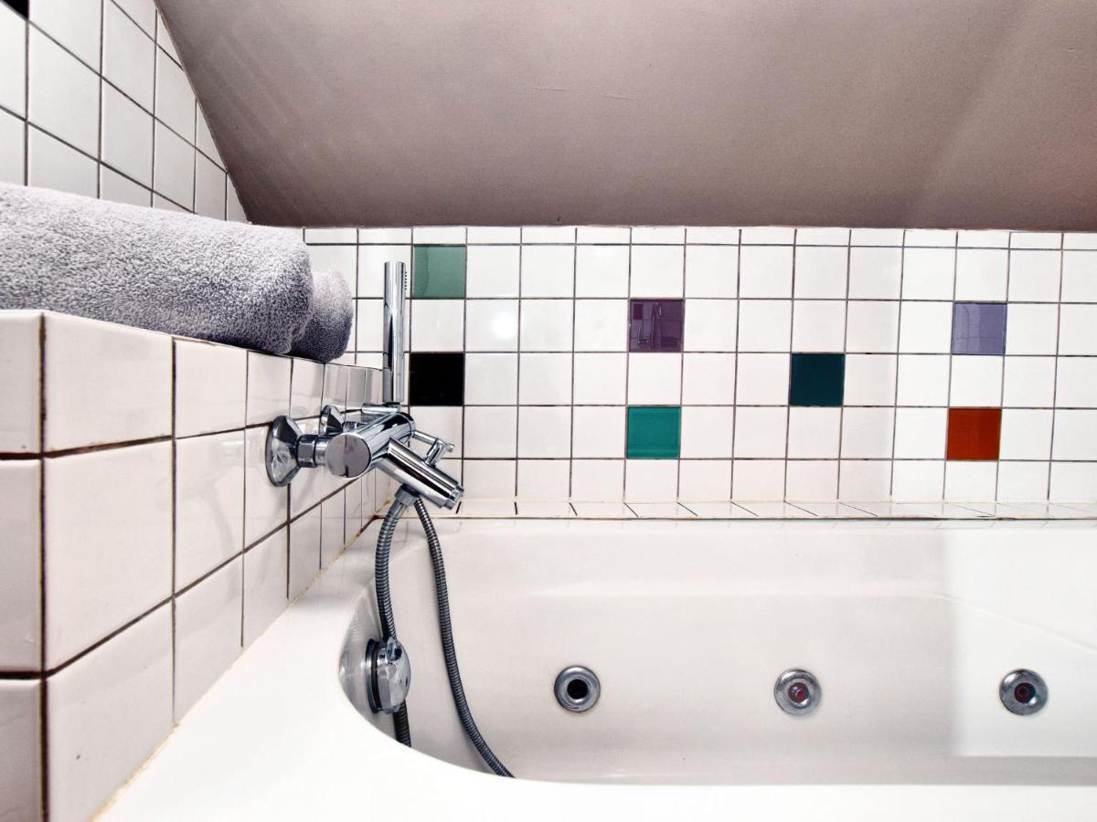 Tranquil Holiday Home In Mont With Bubble Bath المظهر الخارجي الصورة